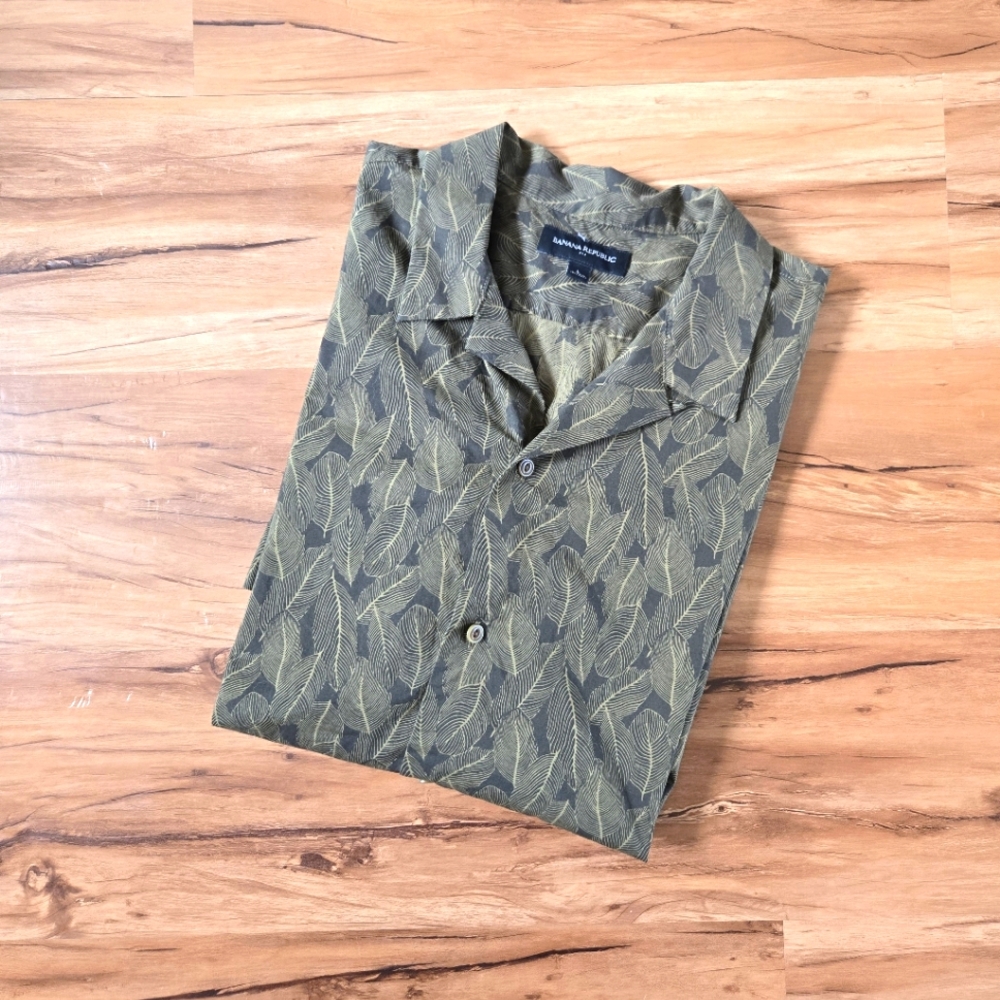 Banana Republic Short Sleeve Button Down